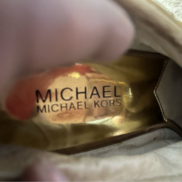 Micheal Kors - Picture 2 of 4